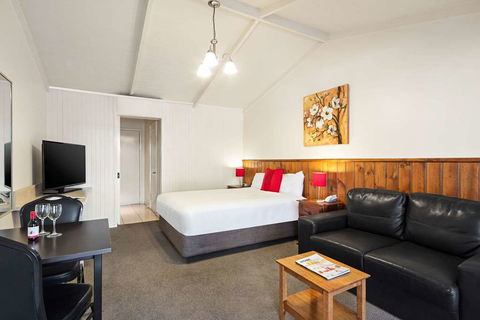 Quality Hotel Lakeside - Broome Tourism 5