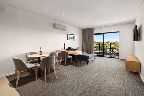 Quality Hotel Lakeside - Broome Tourism 15