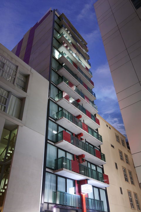 Fraser Place Melbourne - Broome Tourism 0