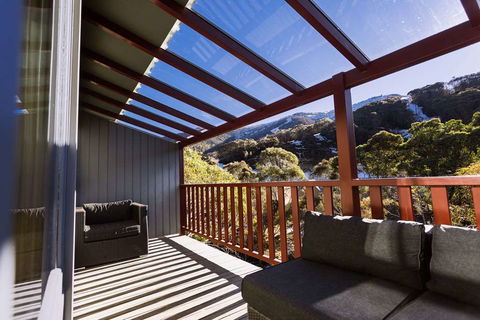 Thredbo Alpine Hotel - Broome Tourism 1