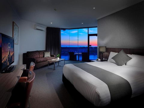 The Lakes Resort Hotel - Broome Tourism 2