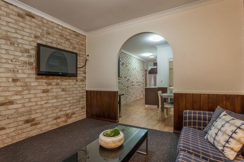 Highlander Motor Inn - Broome Tourism 1