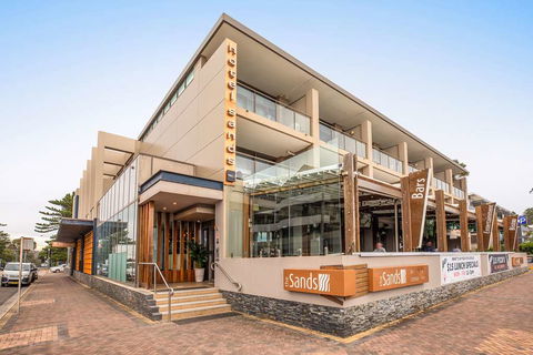 Narrabeen Sands Hotel By Nightcap Plus - Broome Tourism 1