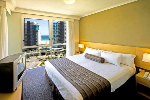 Mantra Twin Towns Coolangatta - Broome Tourism 1