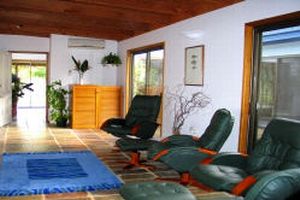 Hillcrest Mountain View Retreat - Broome Tourism 3