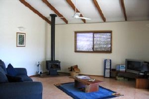Hillcrest Mountain View Retreat - Broome Tourism 8