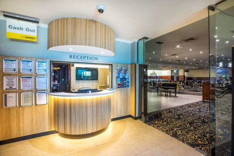 Nightcap at Seaford Hotel - Broome Tourism 1