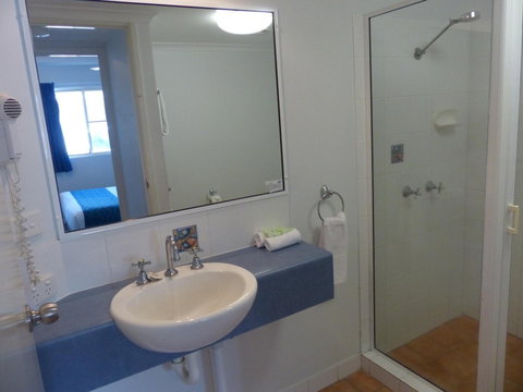 Mackay Seabreeze Apartments - Broome Tourism 8