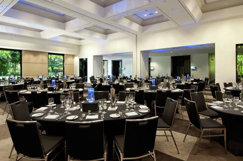 Hilton Cairns - Broome Tourism 10