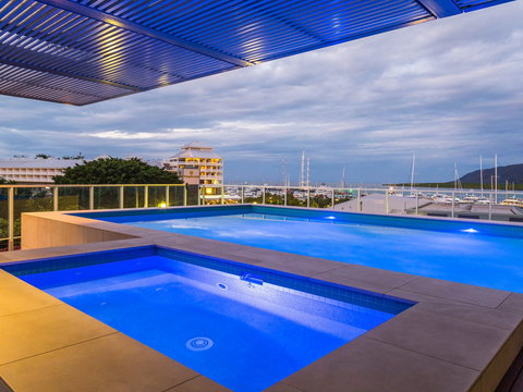 Sebel Cairns Harbour Lights - Broome Tourism 13