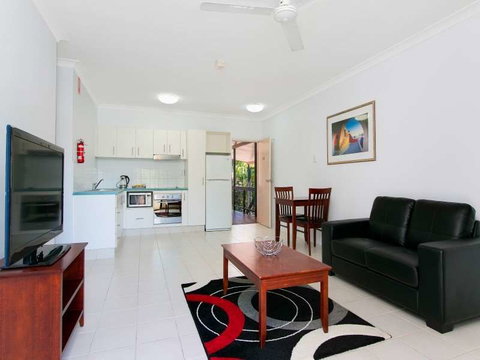 Cairns City Palms - Broome Tourism 2