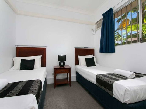 Cairns City Palms - Broome Tourism 7