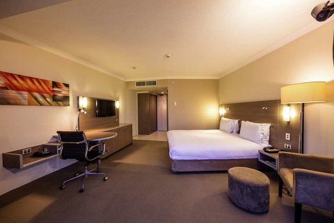 DoubleTree by Hilton Cairns - Broome Tourism 8