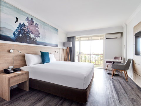 Novotel Cairns Oasis Resort - Broome Tourism 1
