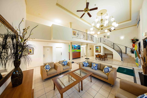 Cairns Queenscourt - Broome Tourism 1