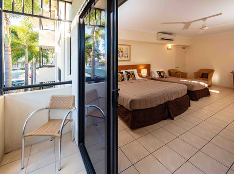 Cairns Queenscourt - Broome Tourism 2