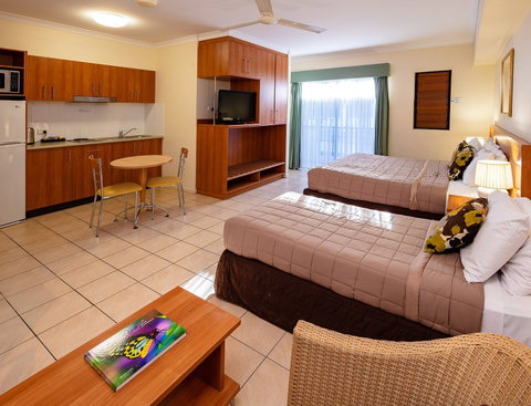 Cairns Queenscourt - Broome Tourism 3