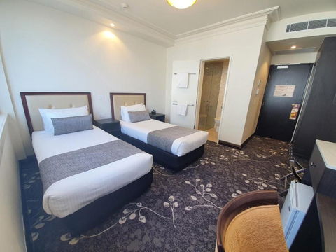 Burke & Wills Hotel - Broome Tourism 1