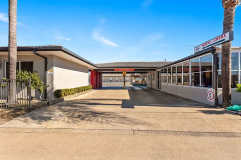 Econo Lodge Moree Spa Motor Inn - Broome Tourism 1