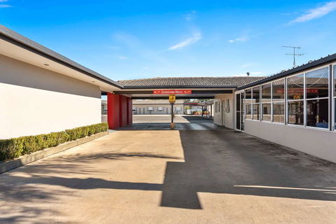 Econo Lodge Moree Spa Motor Inn - Broome Tourism 2