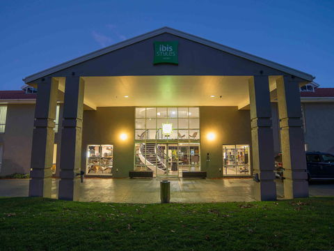 Ibis Styles Canberra - Broome Tourism 0