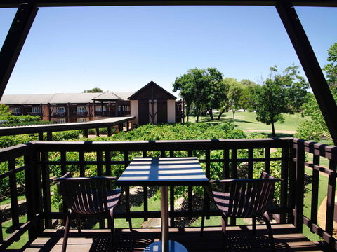 Novotel Swan Valley Vines Resort Hotel - Broome Tourism 0