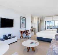 Meriton Suites Broadbeach - Broome Tourism