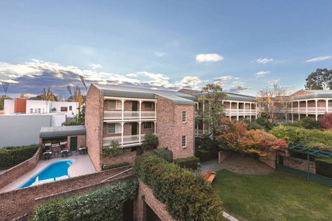Adina Serviced Apts Canberra Kingston - Broome Tourism 1