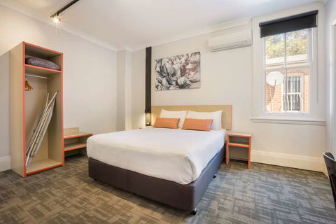 Nightcap At Regents Park Hotel - Broome Tourism 2