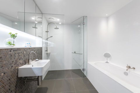 Vibe Hotel Canberra - Broome Tourism 9