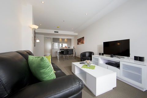 Manhattan 303 Canberra City ACT - Broome Tourism 16