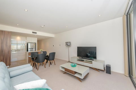 Manhattan 303 Canberra City ACT - Broome Tourism 26