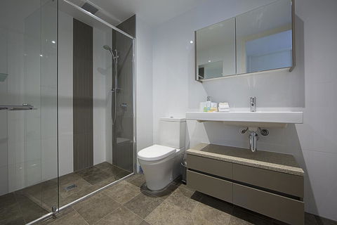 Manhattan 303 Canberra City ACT - Broome Tourism 10