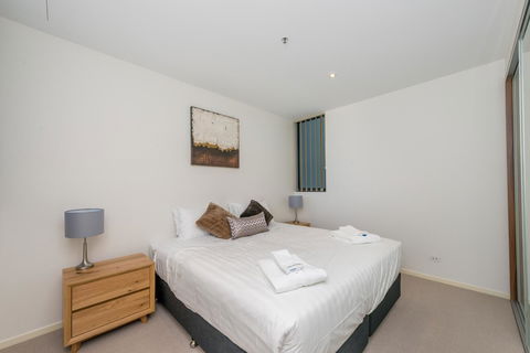Manhattan 303 Canberra City ACT - Broome Tourism 1