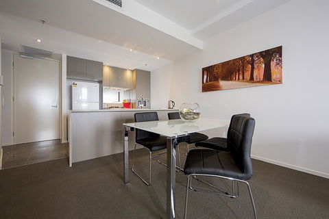 Manhattan 303 Canberra City ACT - Broome Tourism 15