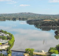 3BR Executive Apartment with Lake and Mountain views - Broome Tourism