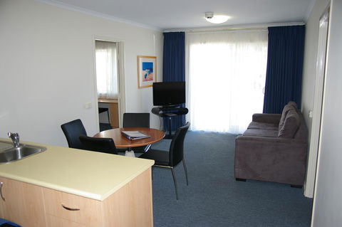 Ramada Encore Belconnen - Broome Tourism 16