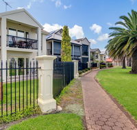 Port Adelaide Harbourside House - Broome Tourism