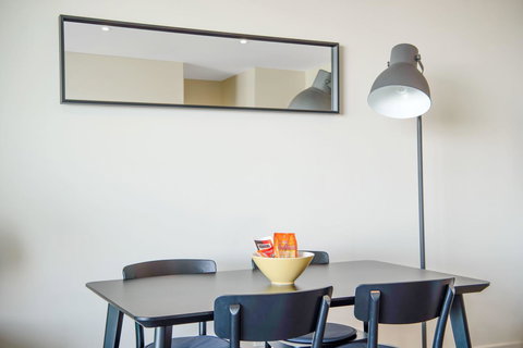 Port Adelaide Executive Waterfront Apartment - Broome Tourism 12