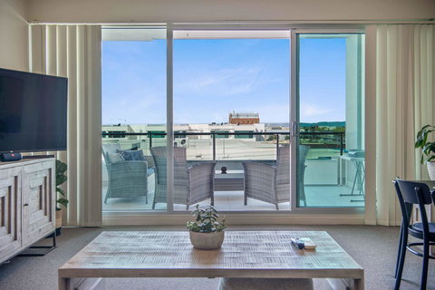 Port Adelaide Executive Waterfront Apartment - Broome Tourism 22