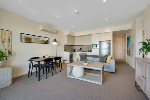 Port Adelaide Executive Waterfront Apartment - Broome Tourism 10