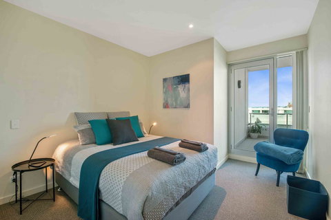 Port Adelaide Executive Waterfront Apartment - Broome Tourism 2