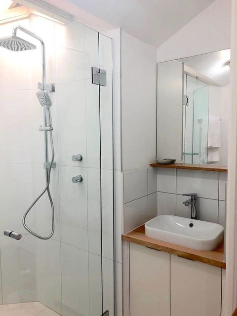 The Loft - Beautiful Central Barossa Apartment - Broome Tourism 12