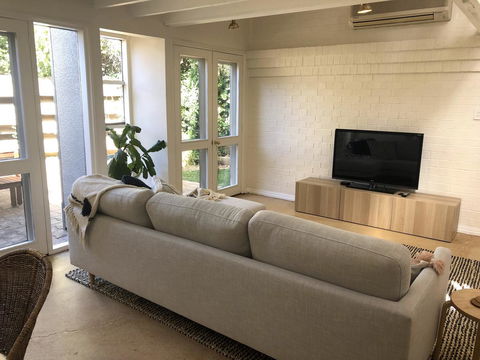 The Loft - Beautiful Central Barossa Apartment - Broome Tourism 1