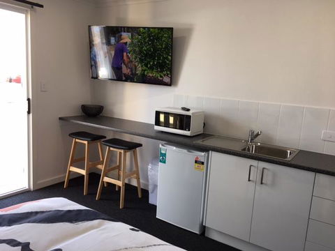 Port Lincoln Shark Apartment 1 - Broome Tourism 11