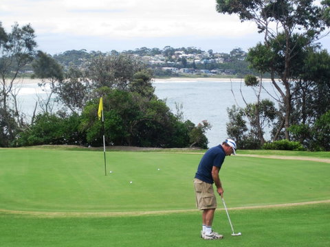 Mollymook Beach Waterfront - Broome Tourism 18