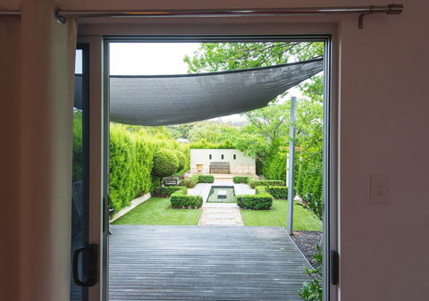 S T U D I O 22 Peaceful Retreat With Garden Views - Broome Tourism 12