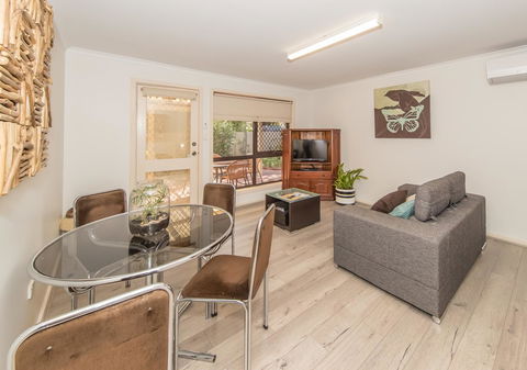 Tanunda\'s Magpie House - Broome Tourism 13