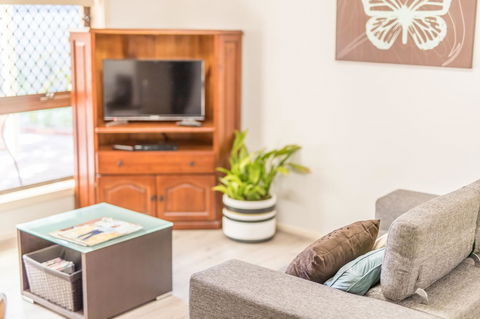 Tanunda\'s Magpie House - Broome Tourism 14