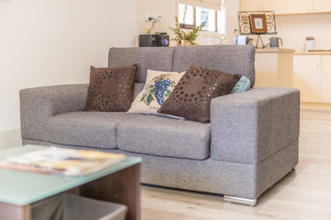 Tanunda\'s Magpie House - Broome Tourism 0